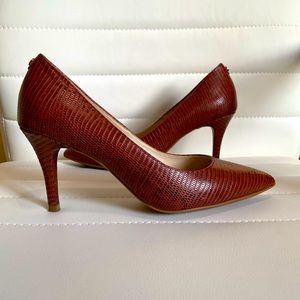 ❗️SOLD❗️ Cole Haan heels - Size 5